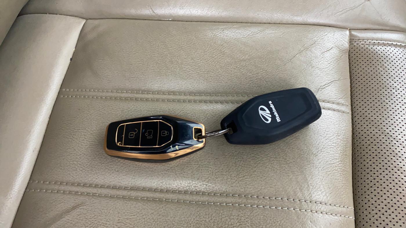 2017 Mahindra XUV500 W10, Diesel, Manual, 84,001 km, Key Close Up