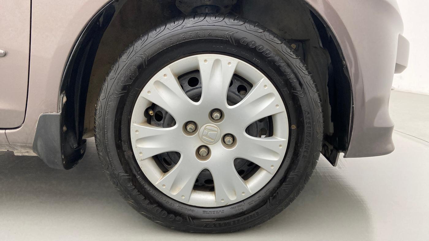 2014 Honda Amaze 1.2 SMT I VTEC, Petrol, Manual, 57,940 km, Right Front Wheel
