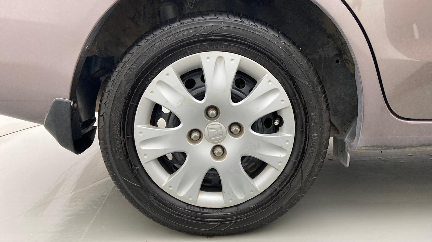 2014 Honda Amaze 1.2 SMT I VTEC, Petrol, Manual, 57,940 km, Right Rear Wheel