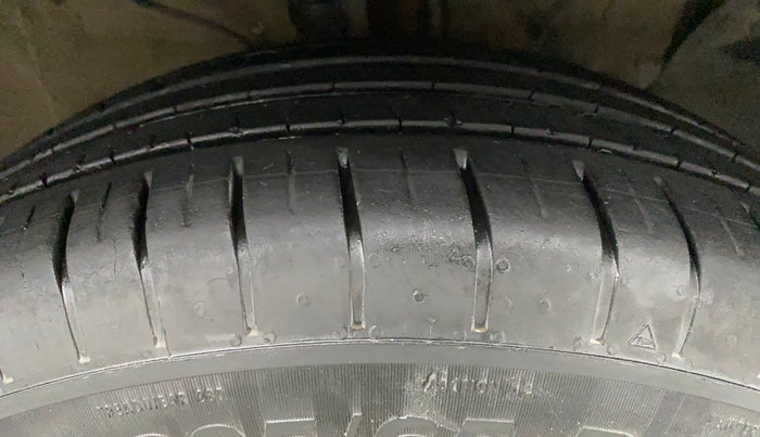 2017 Hyundai Creta E PLUS 1.6 PETROL, Petrol, Manual, 96,639 km, Right Front Tyre Tread