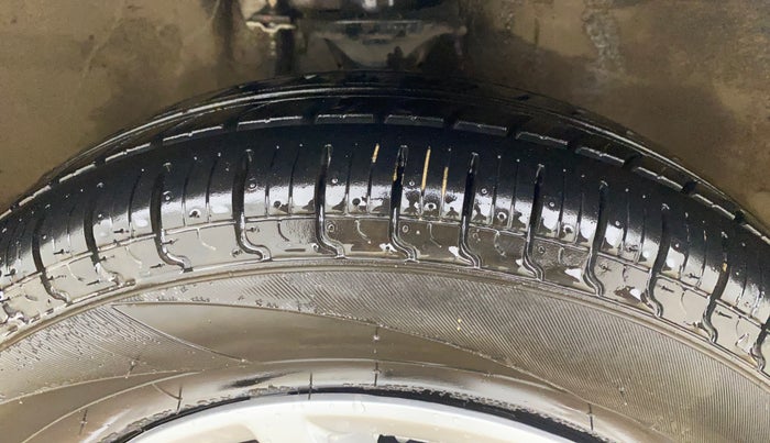 2017 Maruti Alto 800 LXI, Petrol, Manual, 52,290 km, Right Front Tyre Tread