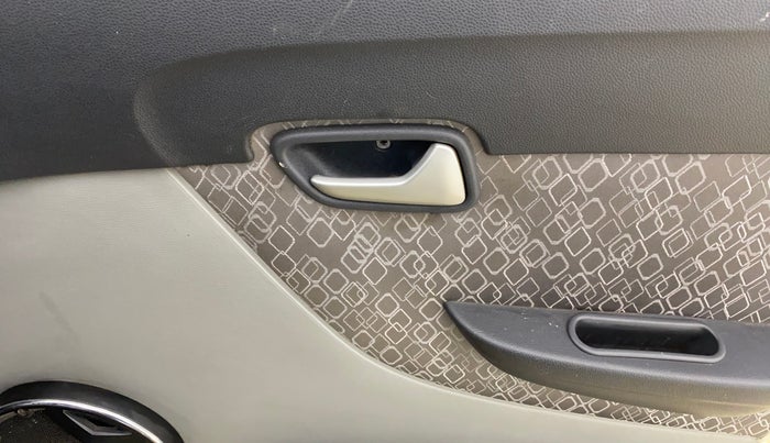 2017 Maruti Alto 800 LXI, Petrol, Manual, 52,290 km, Driver Side Door Panels Control