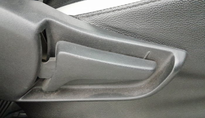 2020 Maruti S PRESSO VXI+, Petrol, Manual, 33,240 km, Driver Side Adjustment Panel