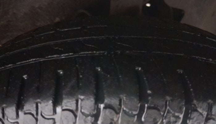 2014 Tata Nano TWIST XT, Petrol, Manual, 1,31,835 km, Right Front Tyre Tread