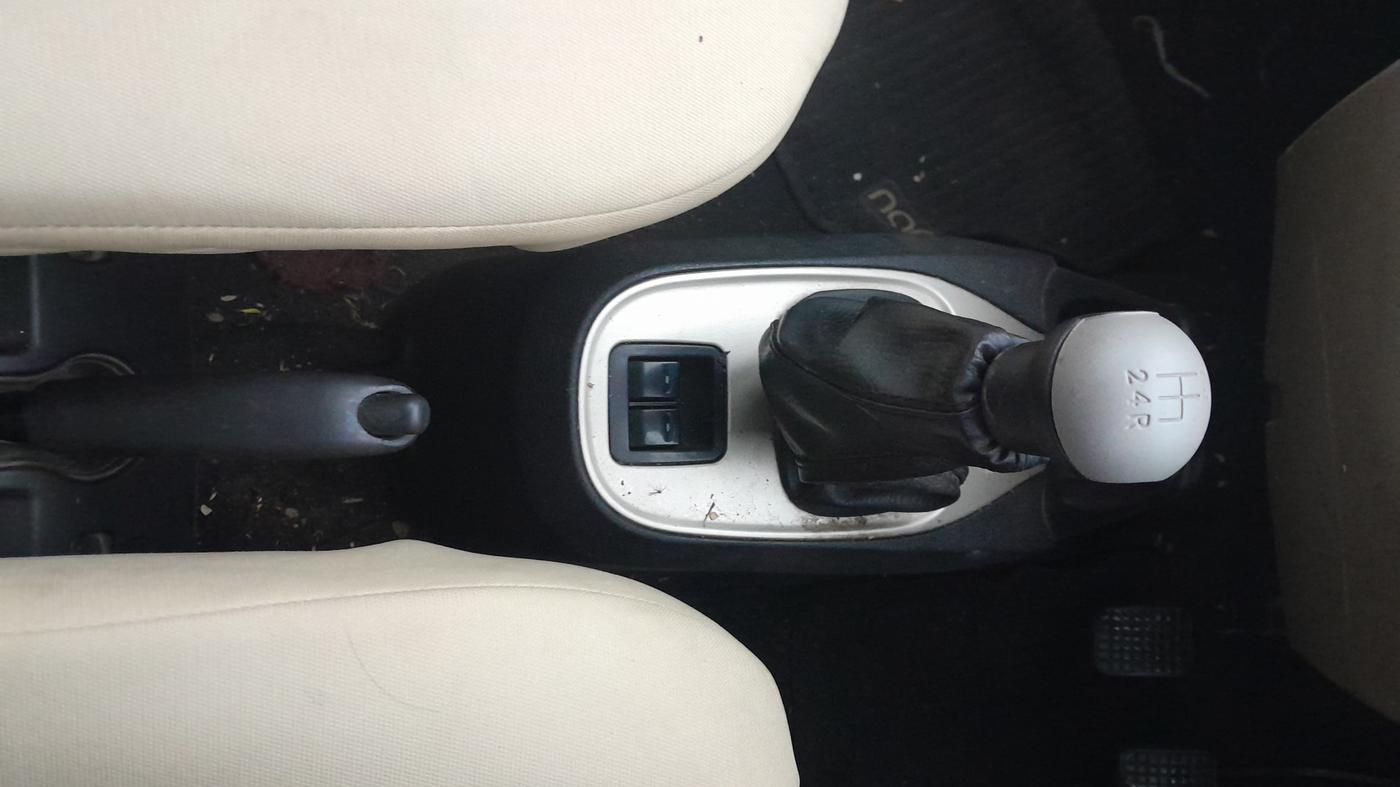 2014 Tata Nano TWIST XT, Petrol, Manual, 1,31,835 km, Gear Lever