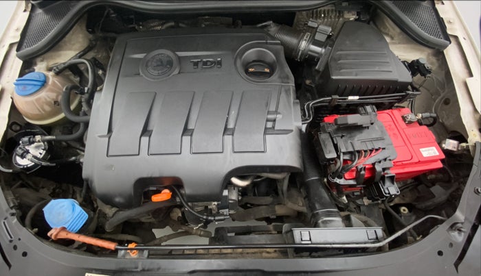 2013 Skoda Rapid AMBITION 1.6 TDI CR MT PLUS, Diesel, Manual, 1,23,087 km, Open Bonet