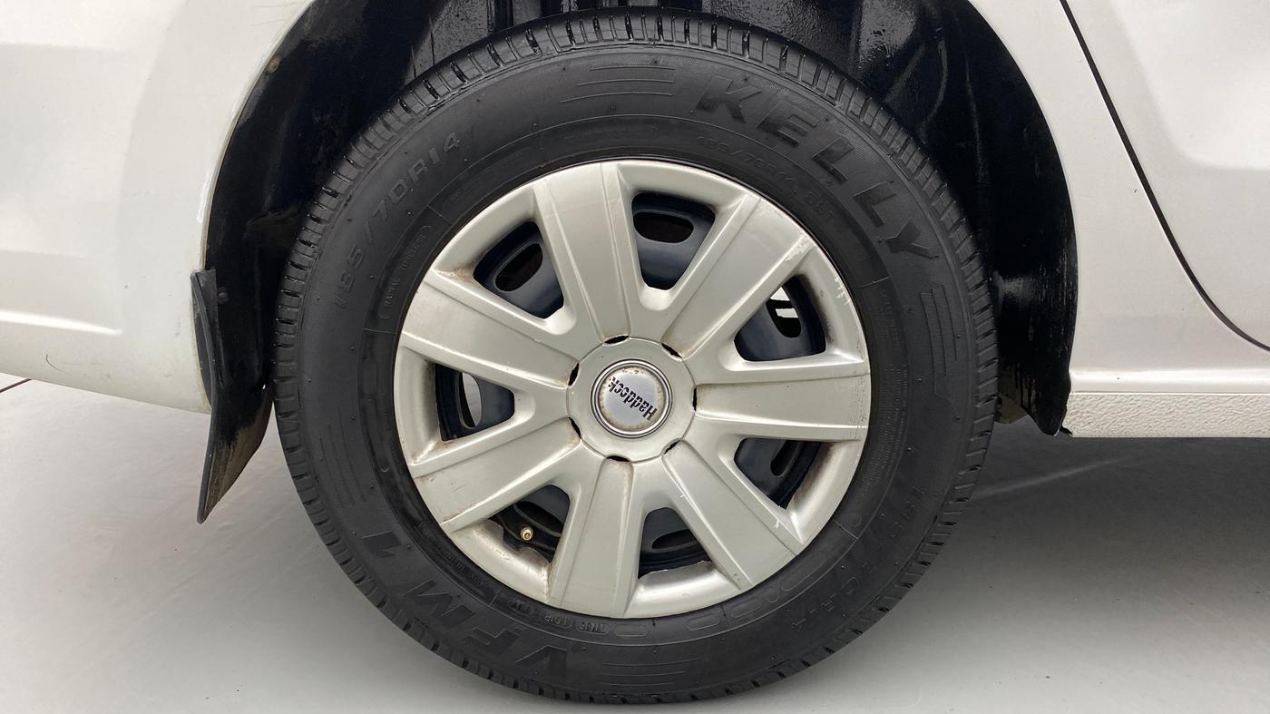 2013 Skoda Rapid AMBITION 1.6 TDI CR MT PLUS, Diesel, Manual, 1,23,087 km, Right Rear Wheel