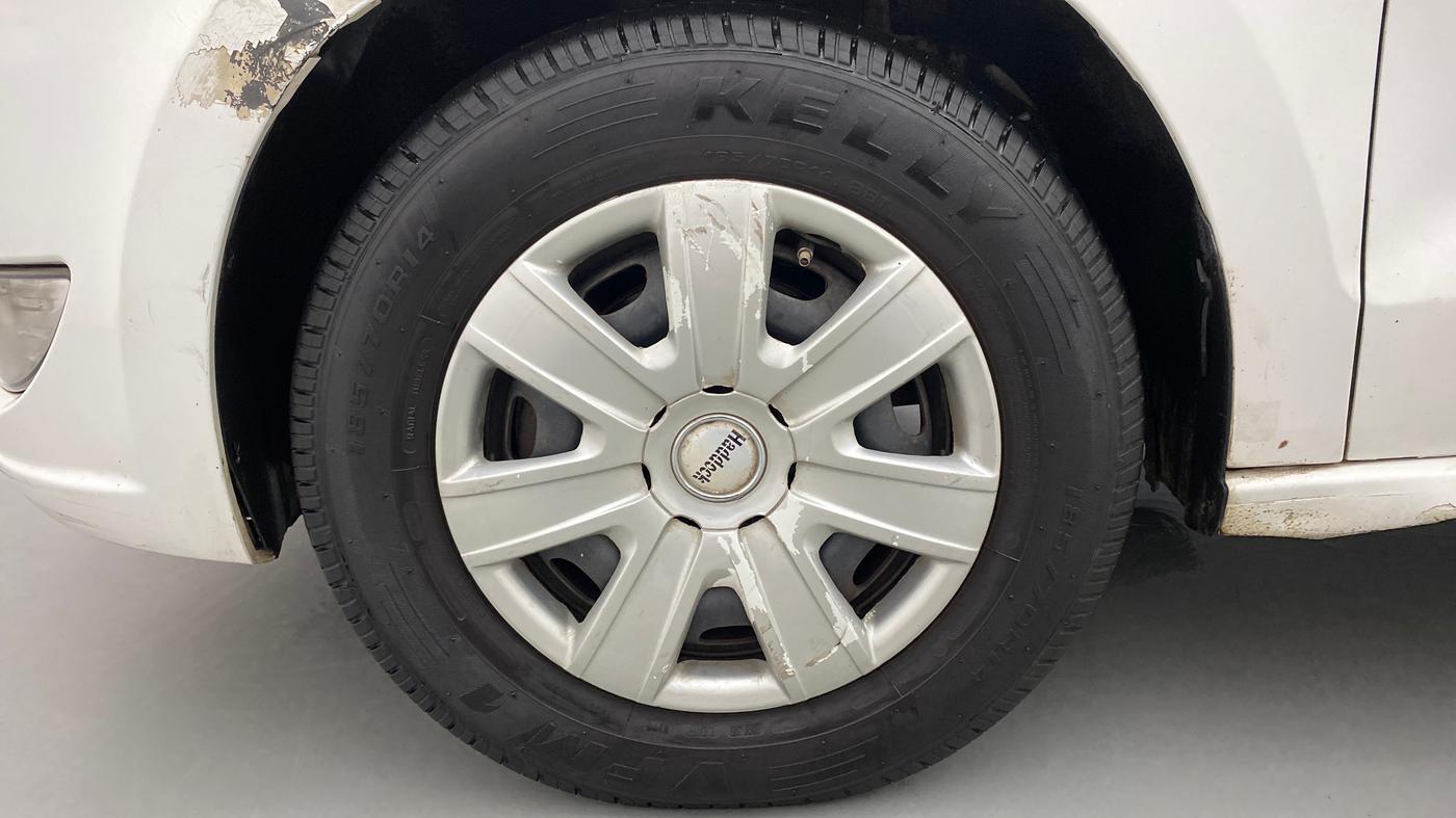 2013 Skoda Rapid AMBITION 1.6 TDI CR MT PLUS, Diesel, Manual, 1,23,087 km, Left Front Wheel