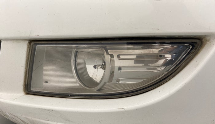 2013 Skoda Rapid AMBITION 1.6 TDI CR MT PLUS, Diesel, Manual, 1,23,087 km, Left fog light - Not working