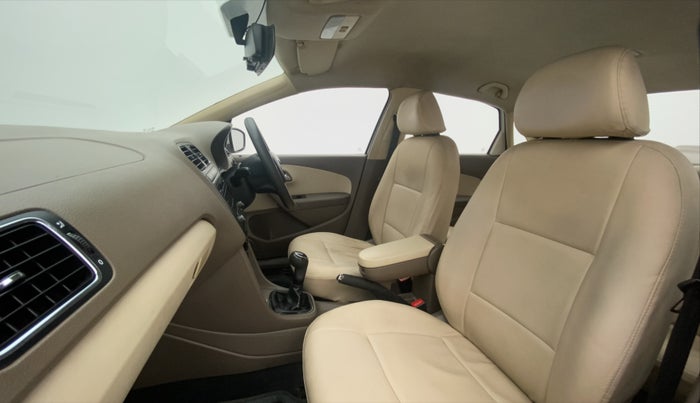 2013 Skoda Rapid AMBITION 1.6 TDI CR MT PLUS, Diesel, Manual, 1,23,087 km, Right Side Front Door Cabin