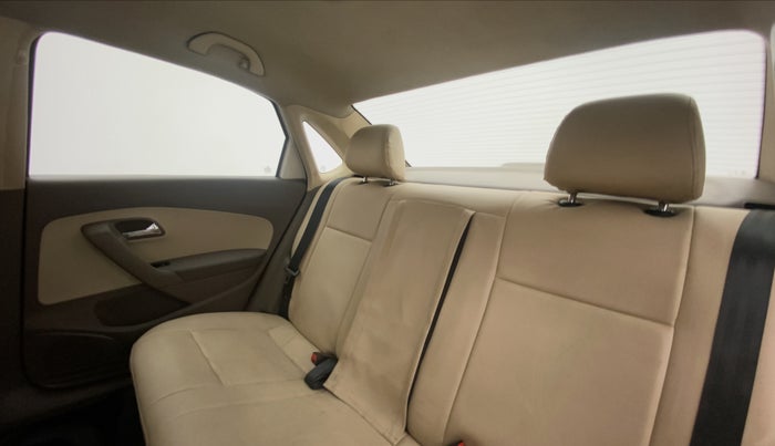 2013 Skoda Rapid AMBITION 1.6 TDI CR MT PLUS, Diesel, Manual, 1,23,087 km, Right Side Rear Door Cabin
