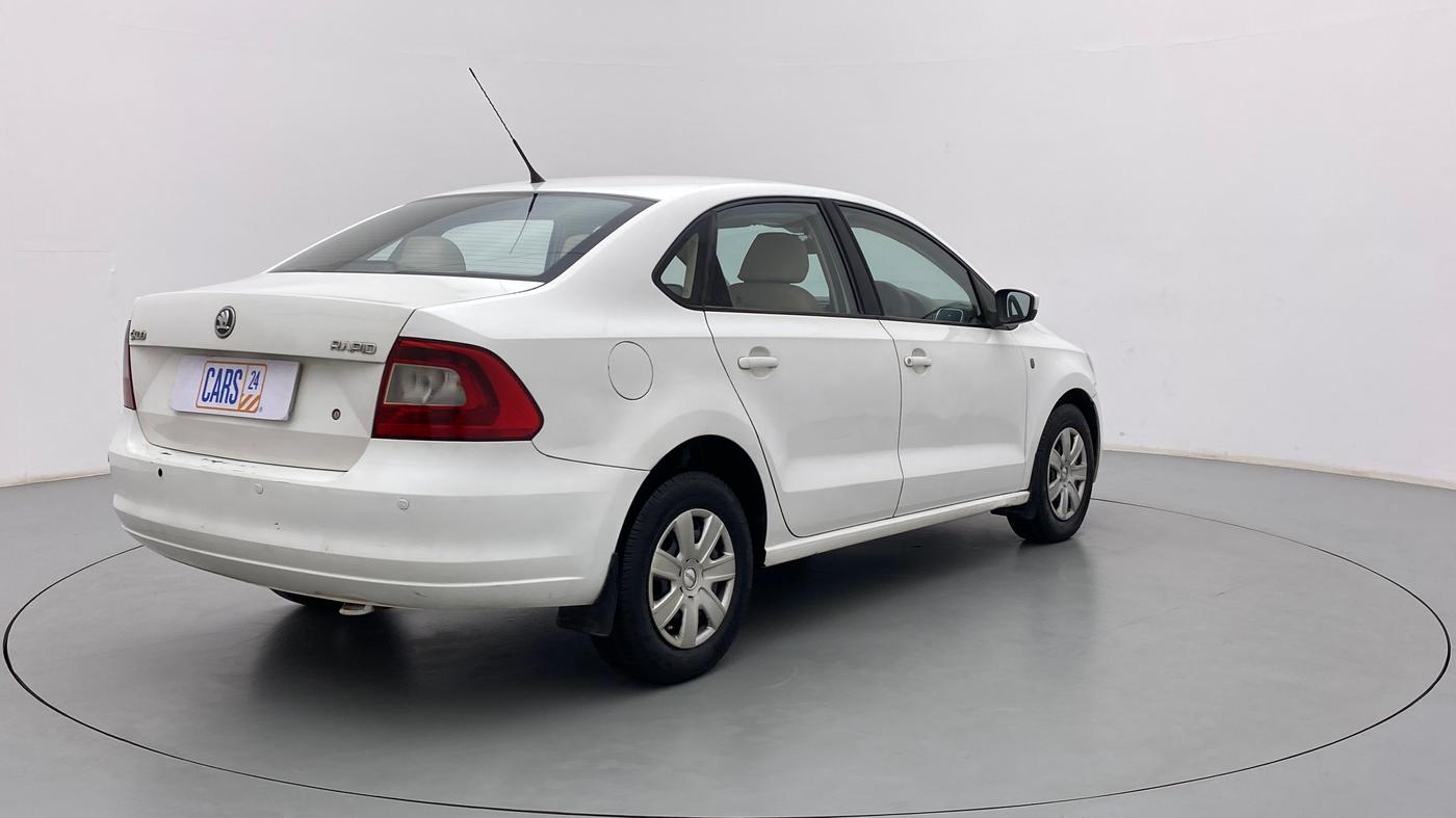 2013 Skoda Rapid AMBITION 1.6 TDI CR MT PLUS, Diesel, Manual, 1,23,087 km, Right Back Diagonal