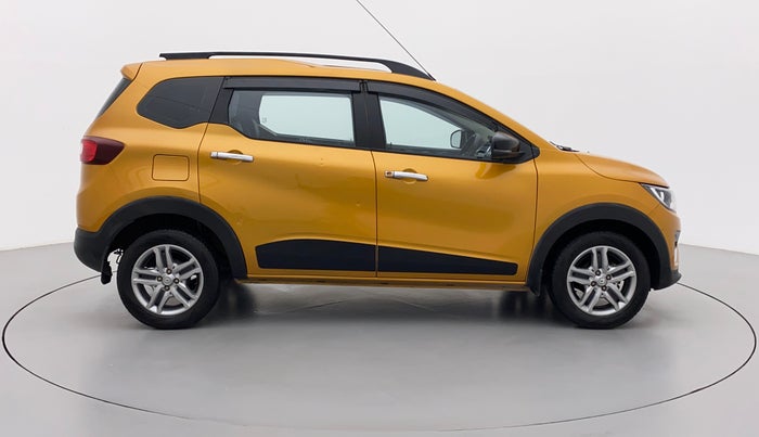 2022 Renault TRIBER RXZ, Petrol, Manual, 17,964 km, Right Side View