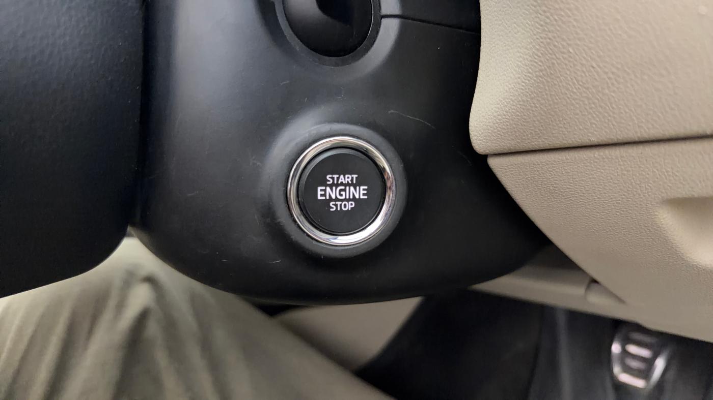 2024 Skoda SLAVIA STYLE 1.0L TSI MT, Petrol, Manual, 82,121 km, Keyless Start/ Stop Button