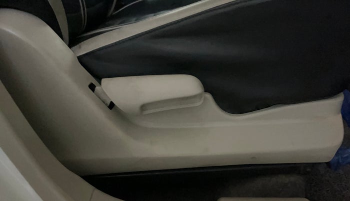 2021 Maruti Celerio VXI CNG, CNG, Manual, 60,472 km, Driver Side Adjustment Panel