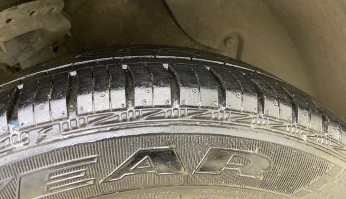 2017 Hyundai Grand i10 SPORTZ (O) 1.2 KAPPA VTVT, Petrol, Manual, 79,962 km, Right Front Tyre Tread