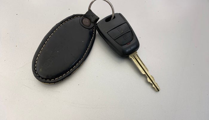 2017 Hyundai Grand i10 SPORTZ (O) 1.2 KAPPA VTVT, Petrol, Manual, 79,962 km, Key Close Up