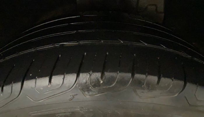 2022 MG ASTOR SAVVY 1.5 CVT, Petrol, Automatic, 60,172 km, Left Rear Tyre Tread