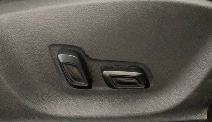 2022 MG ASTOR SAVVY 1.5 CVT, Petrol, Automatic, 60,172 km, Driver Side Adjustment Panel