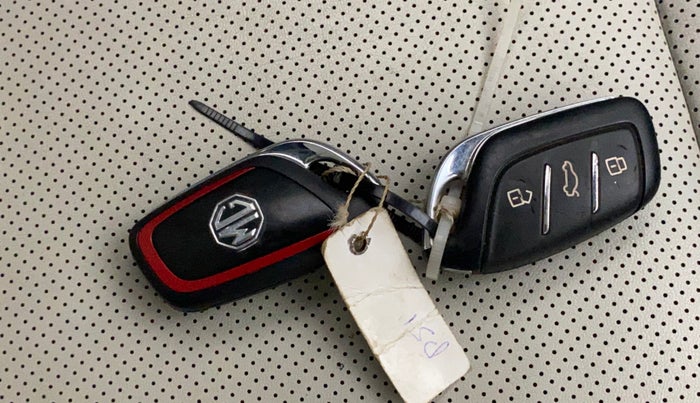 2022 MG ASTOR SAVVY 1.5 CVT, Petrol, Automatic, 60,172 km, Key Close Up