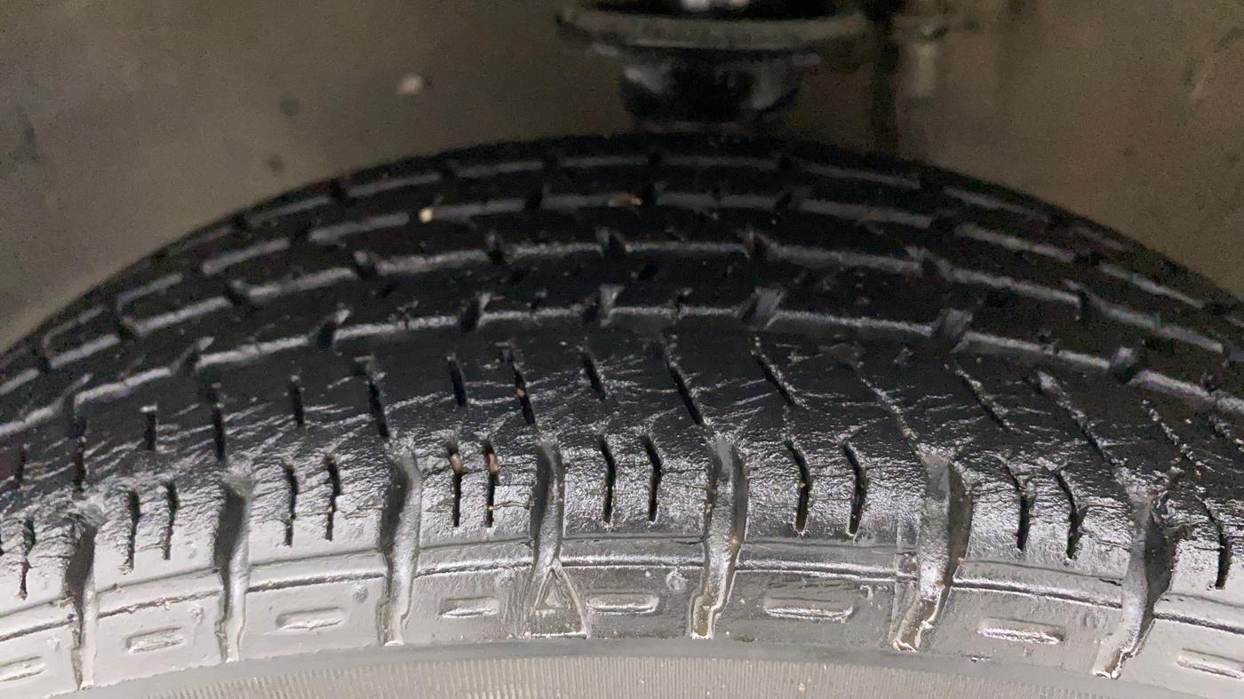 2016 Maruti Alto K10 VXI AMT, Petrol, Automatic, 26,500 km, Left Front Tyre Tread