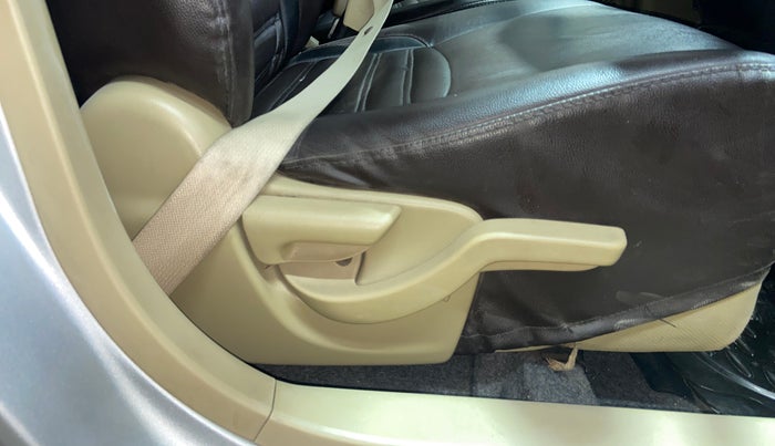 2014 Honda Brio S MT, Petrol, Manual, 1,15,782 km, Driver Side Adjustment Panel