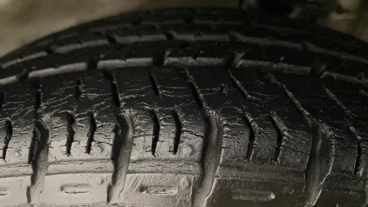 2017 Maruti Alto K10 VXI (O) AMT, Petrol, Automatic, 44,341 km, Left Front Tyre Tread