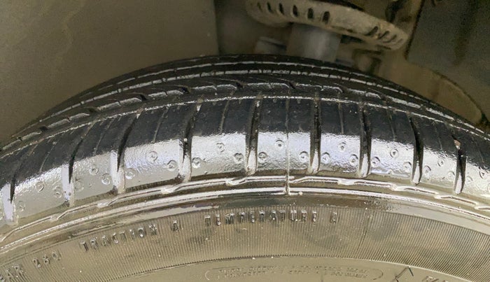 2019 Volkswagen Polo HIGHLINE PLUS 1.0, Petrol, Manual, 36,871 km, Left Front Tyre Tread