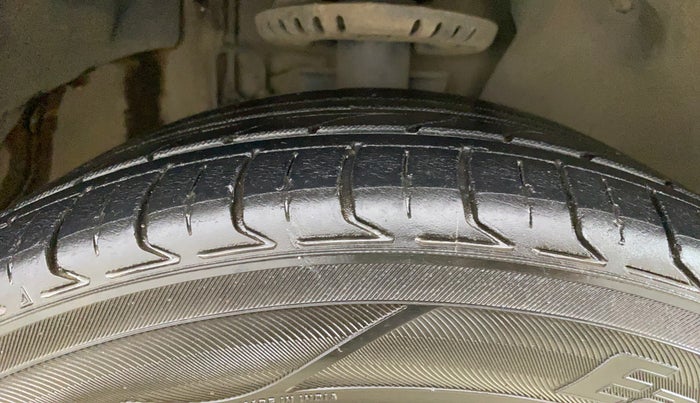 2019 Volkswagen Polo HIGHLINE PLUS 1.0, Petrol, Manual, 36,871 km, Right Front Tyre Tread