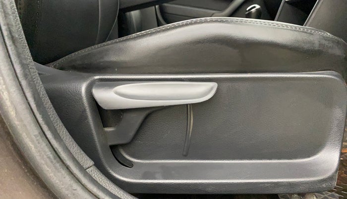 2019 Volkswagen Polo HIGHLINE PLUS 1.0, Petrol, Manual, 36,871 km, Driver Side Adjustment Panel