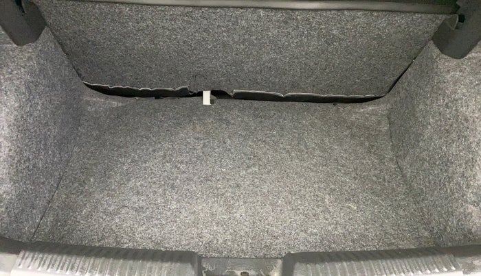 2019 Volkswagen Polo HIGHLINE PLUS 1.0, Petrol, Manual, 36,871 km, Boot Inside