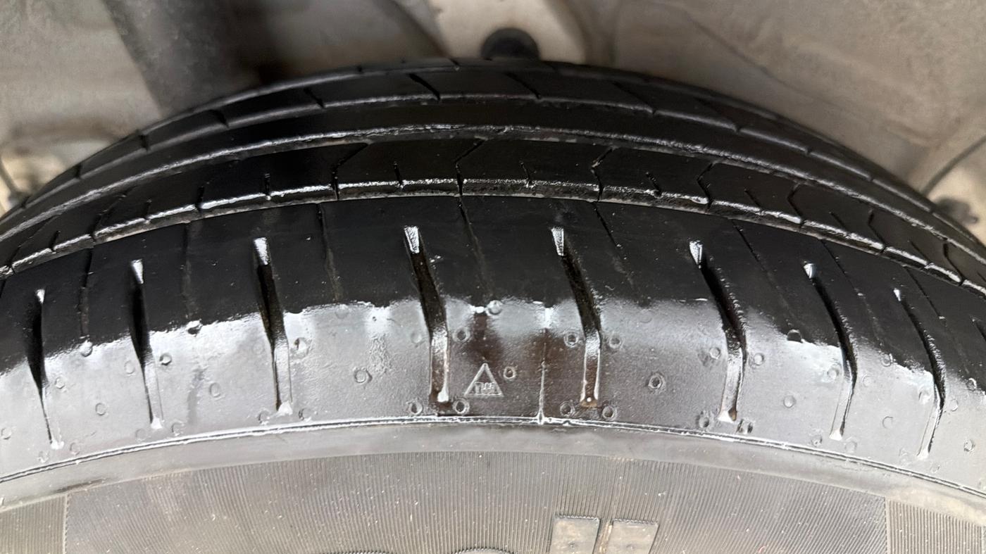 2025 Hyundai VENUE S 1.2, Petrol, Manual, 9,726 km, Right Rear Tyre Tread