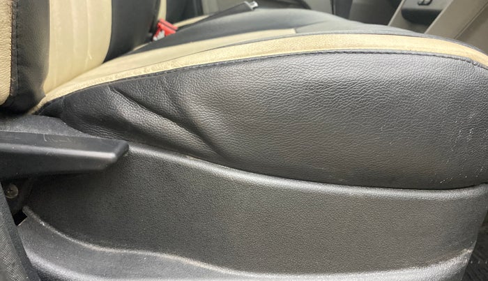 2017 Tata Tiago XT PETROL, Petrol, Manual, 71,166 km, Driver Side Adjustment Panel