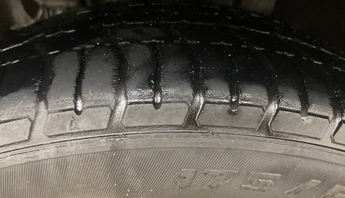 2017 Tata Tiago XT PETROL, Petrol, Manual, 71,166 km, Left Front Tyre Tread