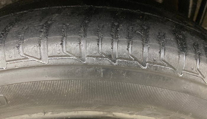 2017 Tata Tiago XT PETROL, Petrol, Manual, 71,166 km, Left Rear Tyre Tread