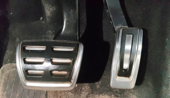 2020 Skoda Karoq STYLE 1.5 TSI AT, Petrol, Automatic, 77,141 km, Pedals