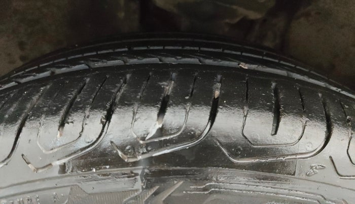 2020 Skoda Karoq STYLE 1.5 TSI AT, Petrol, Automatic, 77,141 km, Left Front Tyre Tread