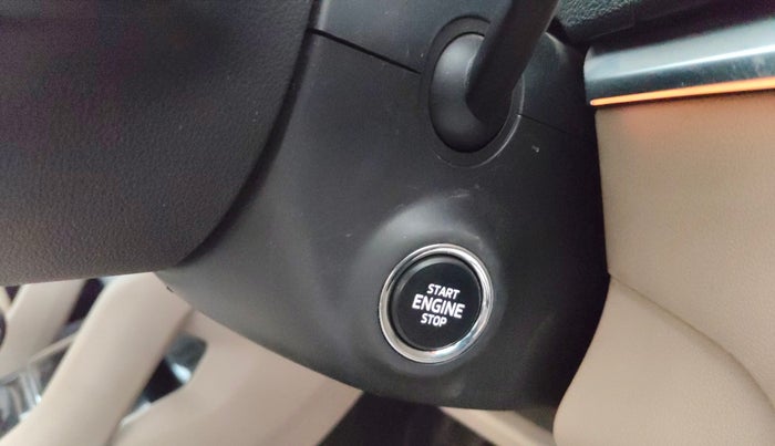 2020 Skoda Karoq STYLE 1.5 TSI AT, Petrol, Automatic, 77,141 km, Keyless Start/ Stop Button