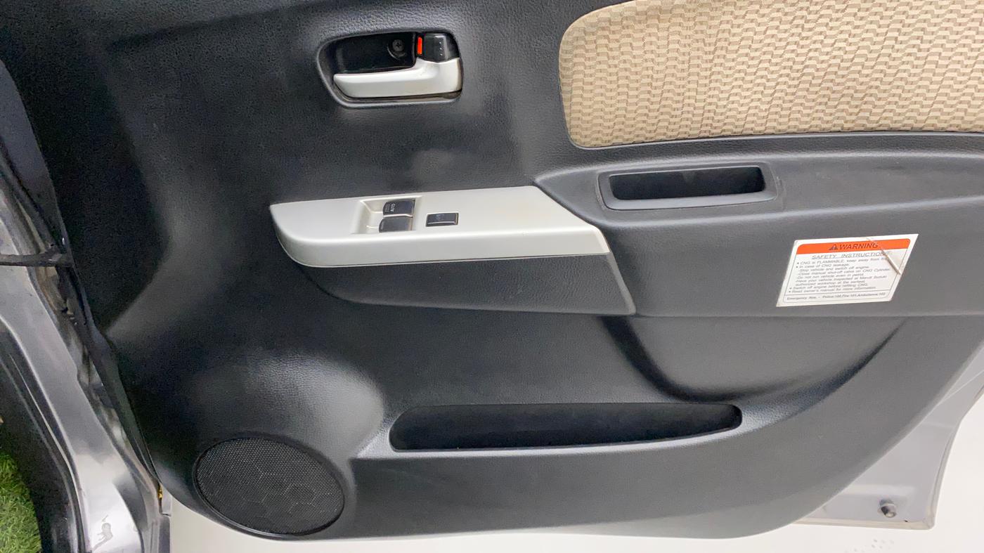2017 Maruti Wagon R 1.0 LXI CNG, CNG, Manual, 1,03,885 km, Driver Side Door Panels Control