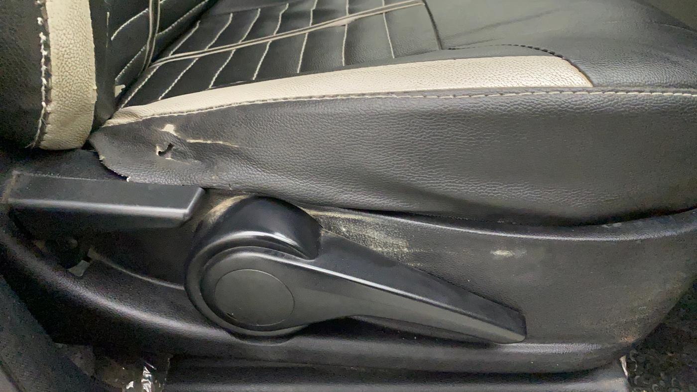 2018 Tata Tiago XZ PETROL, Petrol, Manual, 59,607 km, Driver Side Adjustment Panel