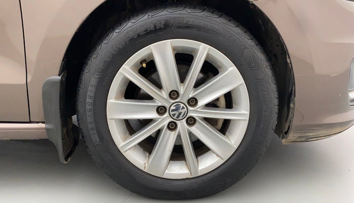 2017 Volkswagen Vento HIGHLINE PETROL AT, Petrol, Automatic, 41,050 km, Right Front Wheel
