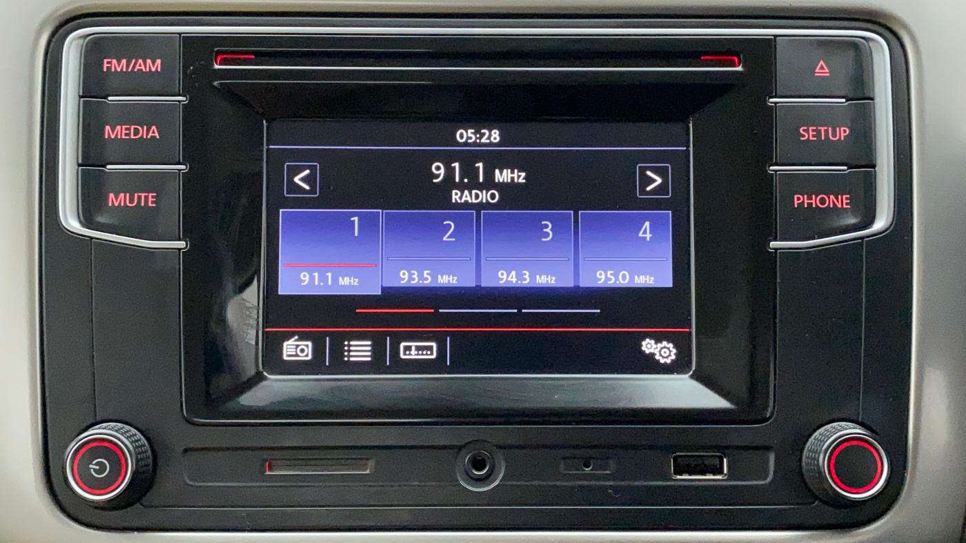 2017 Volkswagen Vento HIGHLINE PETROL AT, Petrol, Automatic, 41,050 km, Infotainment System