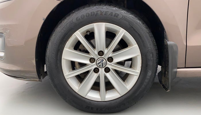 2017 Volkswagen Vento HIGHLINE PETROL AT, Petrol, Automatic, 41,050 km, Left Front Wheel