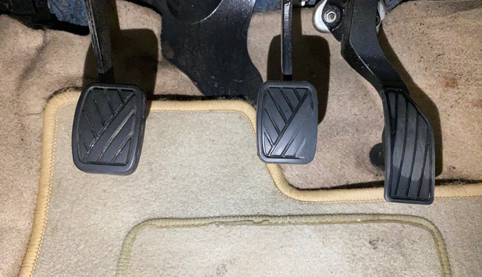 2016 Maruti Swift Dzire VXI, Petrol, Manual, 75,701 km, Pedals