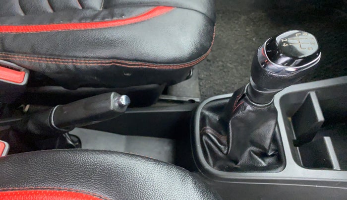 2019 Renault Kwid 1.0 RXT Opt, Petrol, Manual, 24,798 km, Gear Lever