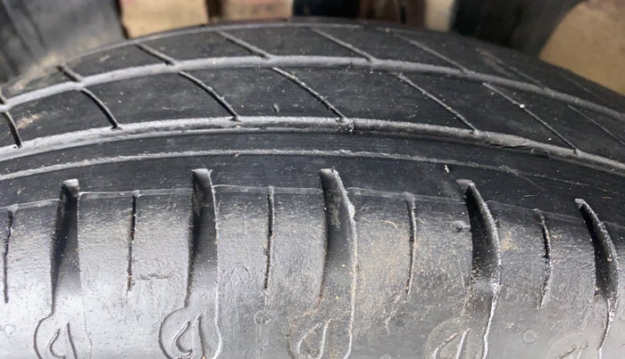 2019 Renault Kwid 1.0 RXT Opt, Petrol, Manual, 24,798 km, Left Front Tyre Tread