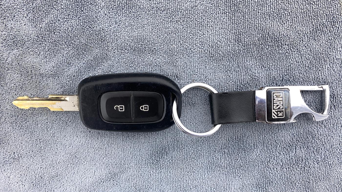 2019 Renault Kwid 1.0 RXT Opt, Petrol, Manual, 24,798 km, Key Close Up
