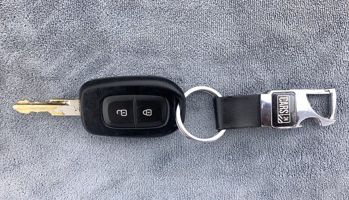 2019 Renault Kwid 1.0 RXT Opt, Petrol, Manual, 24,798 km, Key Close Up