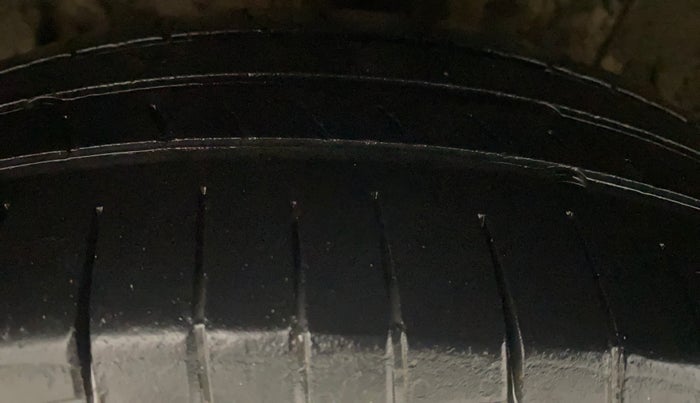 2017 Hyundai Xcent SX 1.2, Petrol, Manual, 89,335 km, Right Rear Tyre Tread