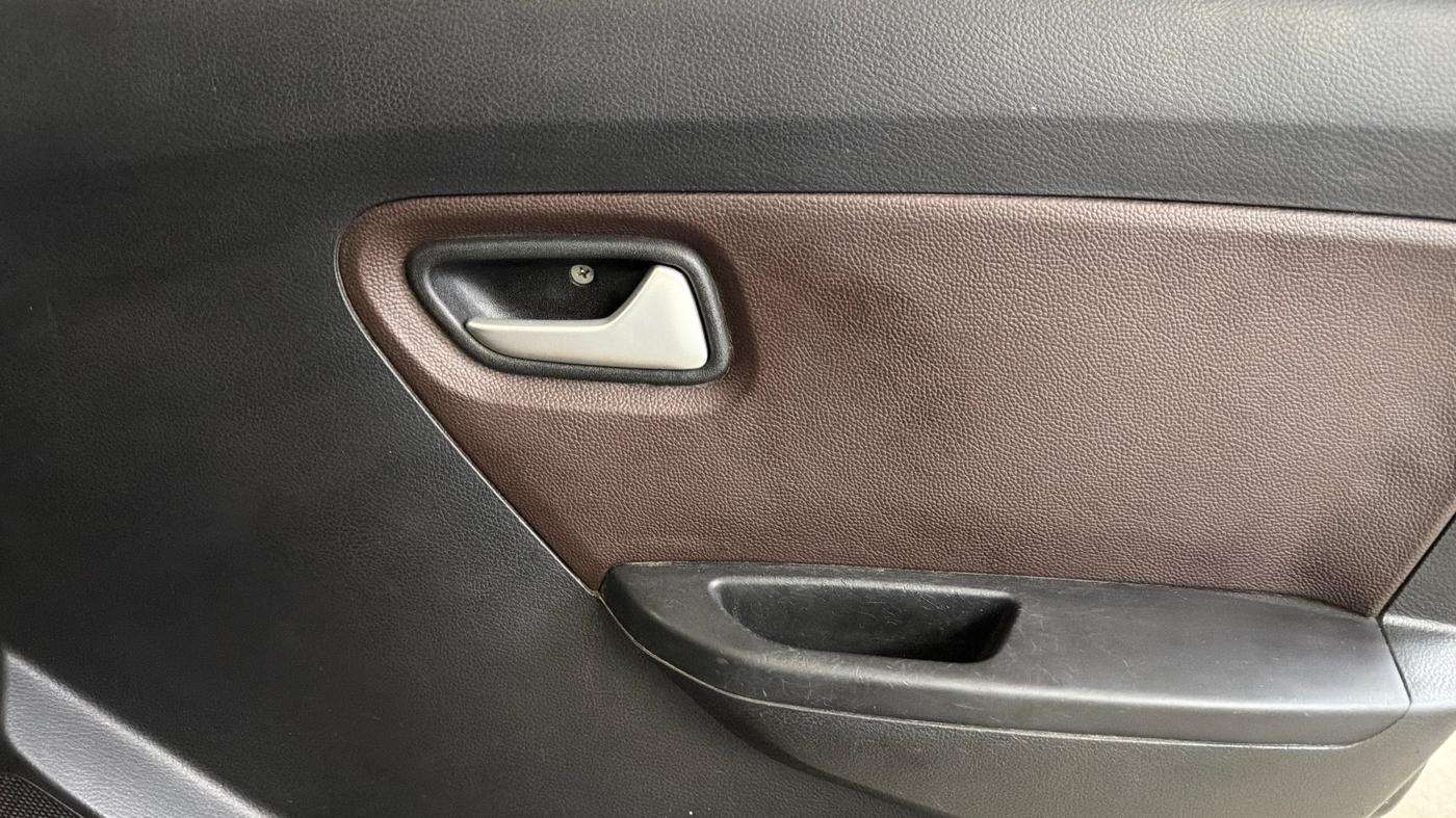 2020 Maruti Alto LXI CNG, CNG, Manual, 75,342 km, Driver Side Door Panels Control